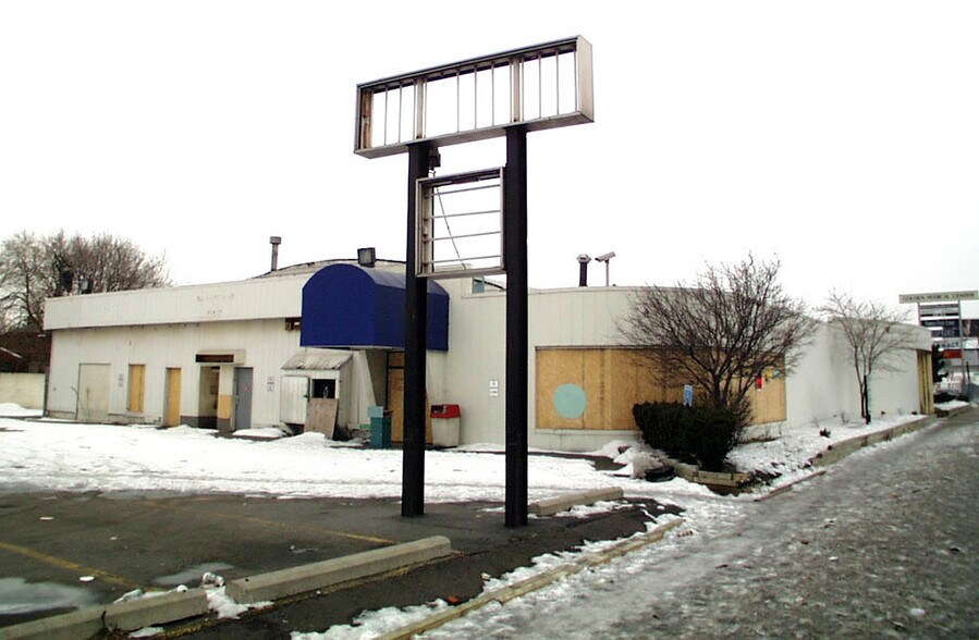 More Photos Of 11180 Gratiot Ave, Detroit Freestanding For Lease