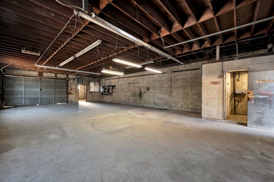 More Photos Of 11606 Inglewood Ave, Hawthorne Auto Repair For Sale