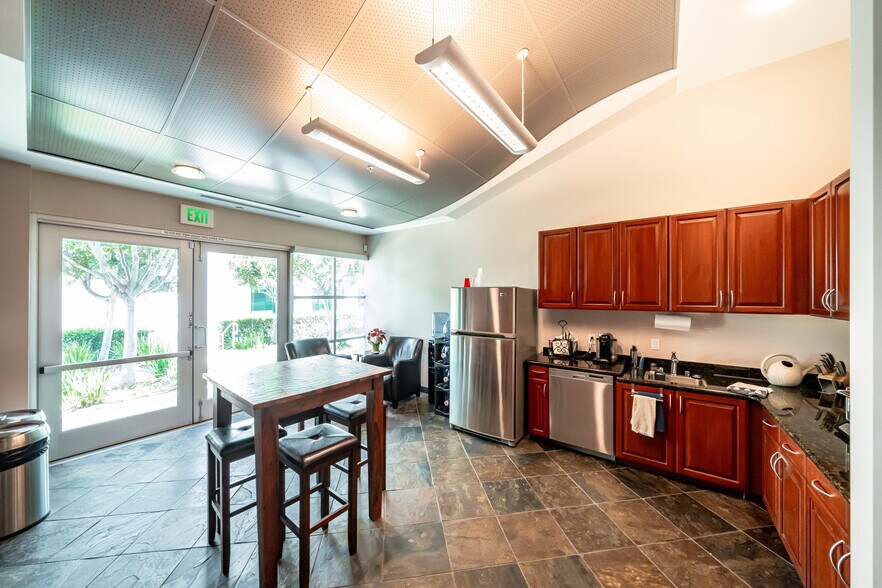 More Photos Of 9207-9221 Research Dr, Irvine Research And Development For Sale