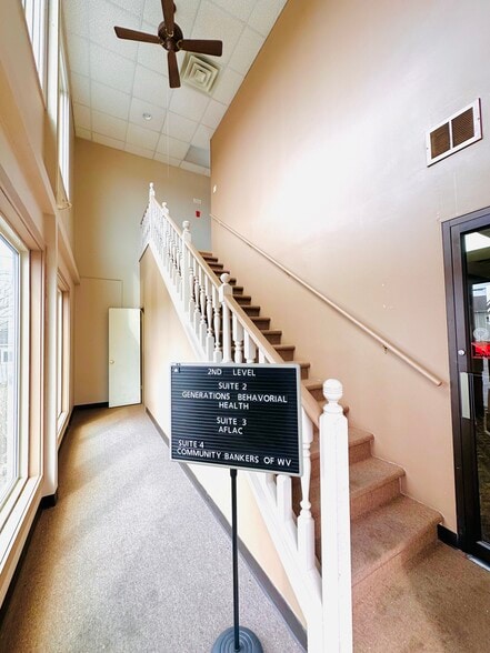 More Photos Of 110 Sunset Dr, Beckley Office For Lease