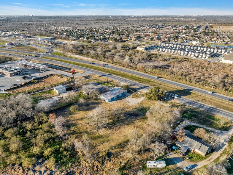More Photos Of 11211 S US Highway 181, San Antonio Warehouse For Sale