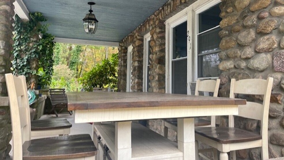 More Photos Of 291 Glen Rd, Woodcliff Lake Garden Center For Lease