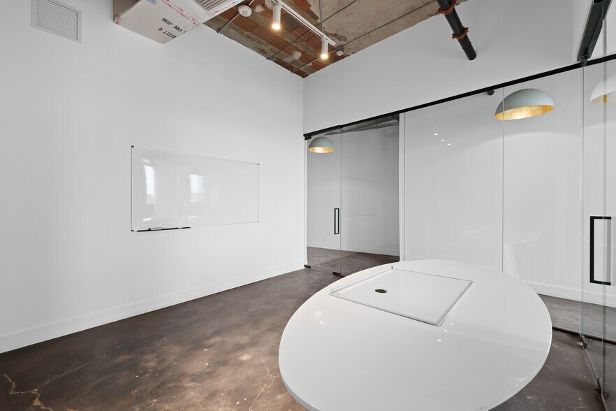 More Photos Of 1900 NE Miami Ct, Miami Office For Lease