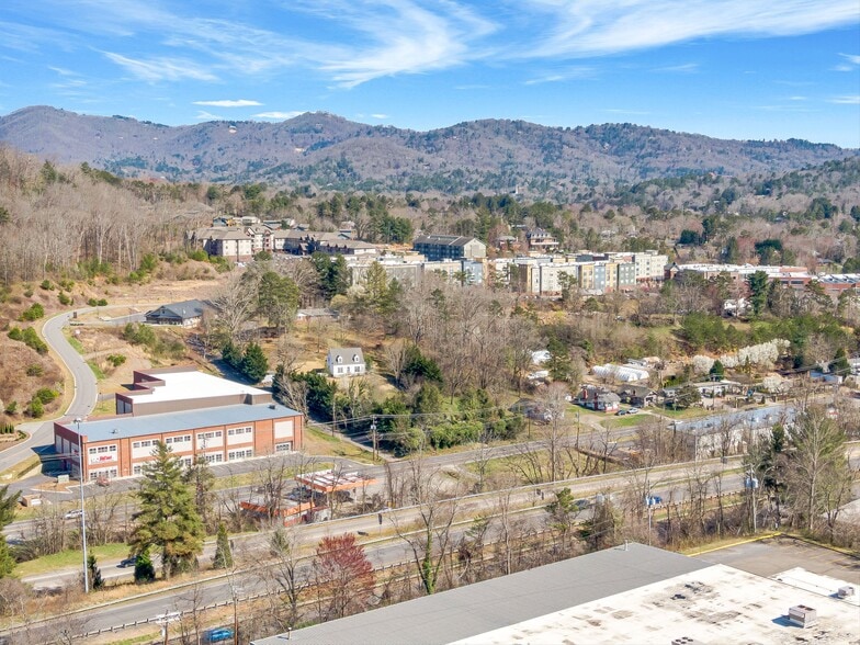 More Photos Of 103 Weaverville Rd, Woodfin Convenience Store For Sale