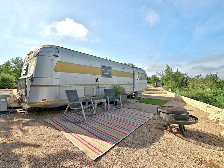 More Photos Of 610 Crystal Creek Dr, Austin Specialty For Sale