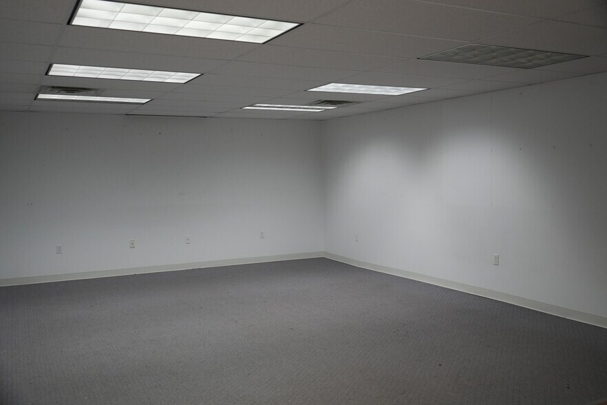 More Photos Of 4225-4231 N Elizabeth St, Pueblo Industrial For Sale