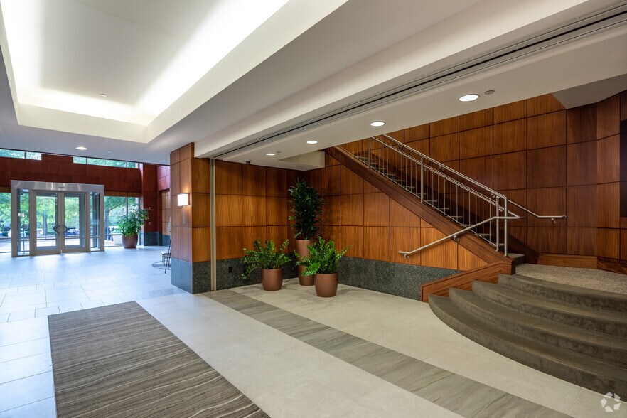 More Photos Of 1414 Raleigh Rd, Chapel Hill Office For Lease