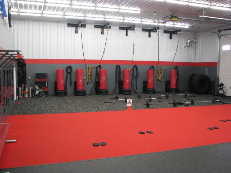 More Photos Of 3862 Norrie Dr, New Franken Showroom For Lease