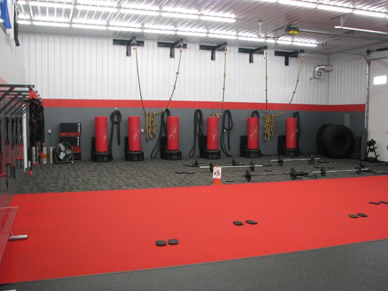 More Photos Of 3862 Norrie Dr, New Franken Showroom For Lease