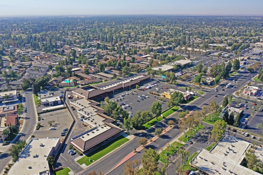 More Photos Of 4823 Stockdale Hwy, Bakersfield Unknown For Lease