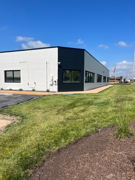 More Photos Of 640 Cepi Dr, Chesterfield Office For Sale