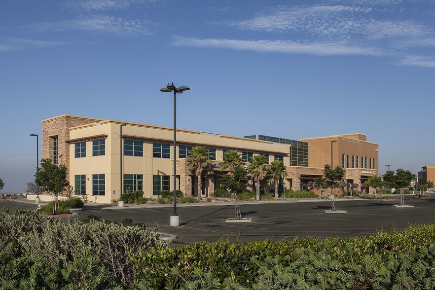 More Photos Of 17051 Sierra Lakes Pky, Fontana Medical For Lease