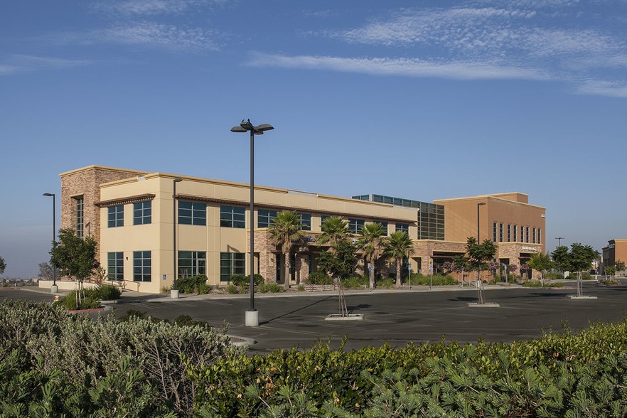 More Photos Of 17051 Sierra Lakes Pky, Fontana Medical For Lease