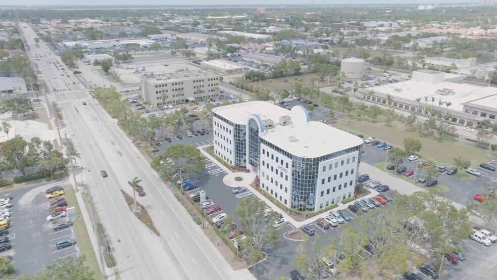 Primary Photo Of 2675 Winkler Ave, Fort Myers Medical For Lease