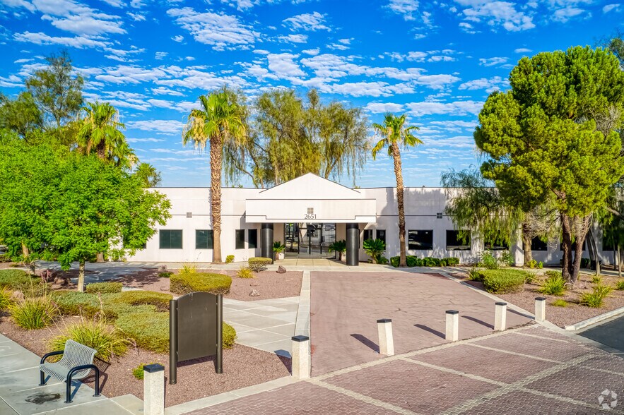 More Photos Of 2501 N Green Valley Pky, Henderson Unknown For Lease