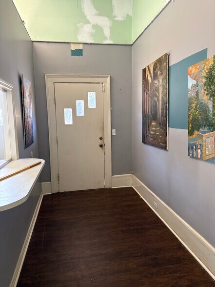 More Photos Of 209 Broad St, Manchester Office Residential For Sale