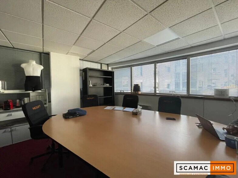 More Photos Of , Le Kremlin-Bicêtre Office For Sale