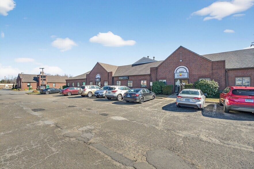 More Photos Of 444 Foxon Rd, East Haven Office For Sale