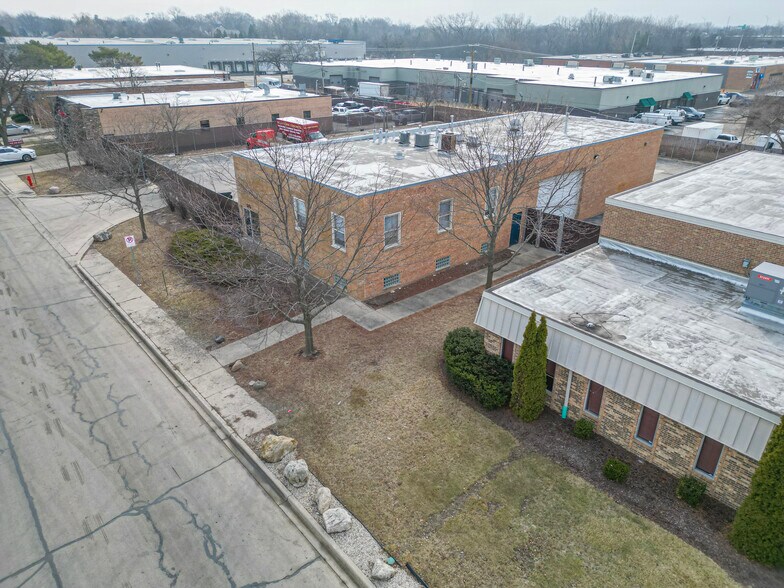 More Photos Of 515 W Lunt Ave, Schaumburg Manufacturing For Lease