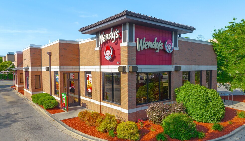 Primary Photo Of 11 N Harlem Ave, Oak Park Fast Food For Sale