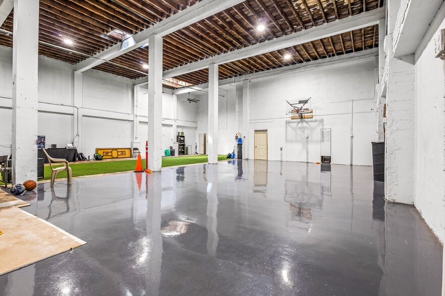 More Photos Of 920 Commercial St SE, Salem Restaurant For Sale