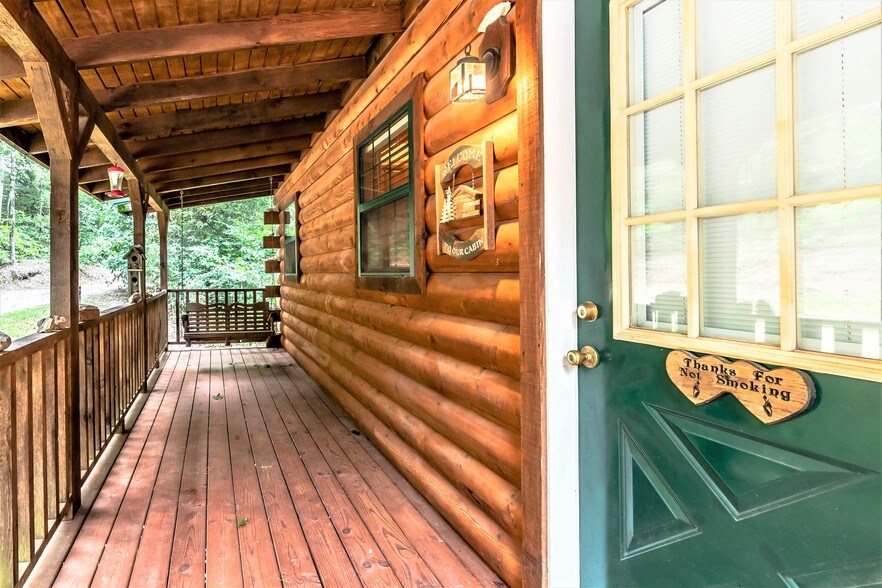 More Photos Of 15695 Highway 187, Eureka Springs Hotel For Sale