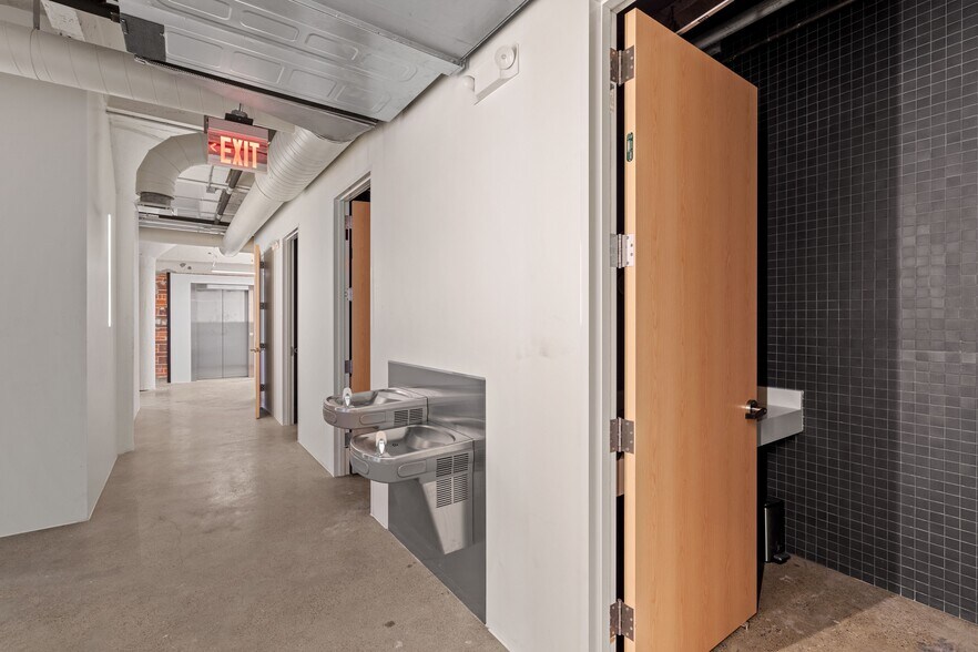 More Photos Of 1701 Commerce St, Houston Loft Creative Space For Lease