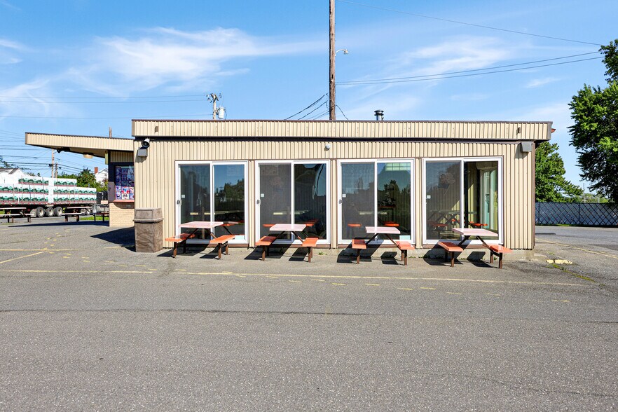 More Photos Of 232 Main St, Van Buren Restaurant For Sale