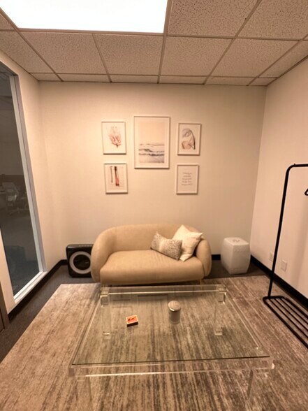 More Photos Of 1143-1147 47th Ave, Long Island City Showroom For Lease