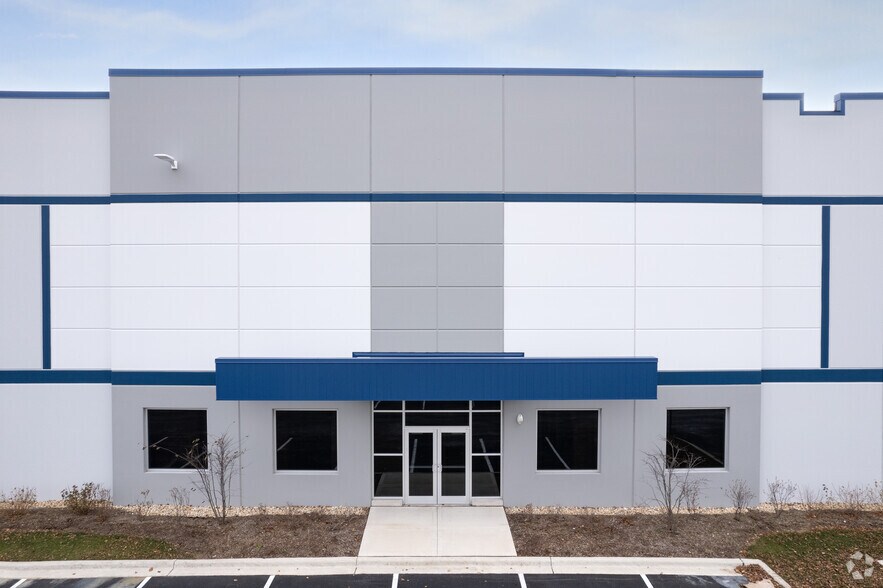 More Photos Of 3979 Burwood Dr, Waukegan Warehouse For Lease