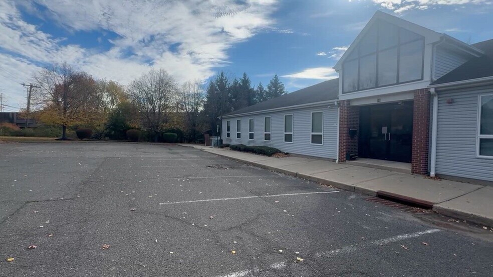 More Photos Of 1575 Brunswick Ave, Lawrence Township Cumberland Bank For Lease