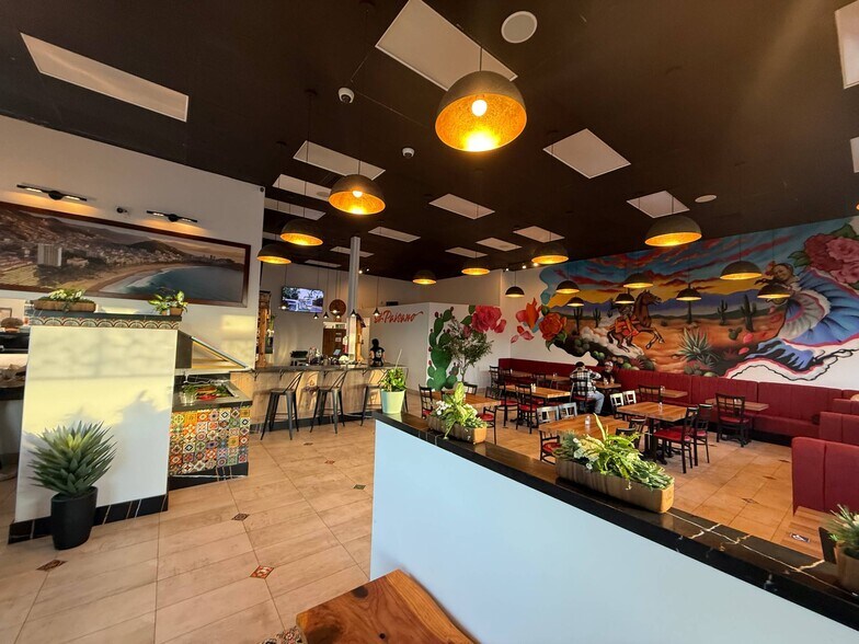 More Photos Of 1490 E Main St, Woodland Freestanding For Lease