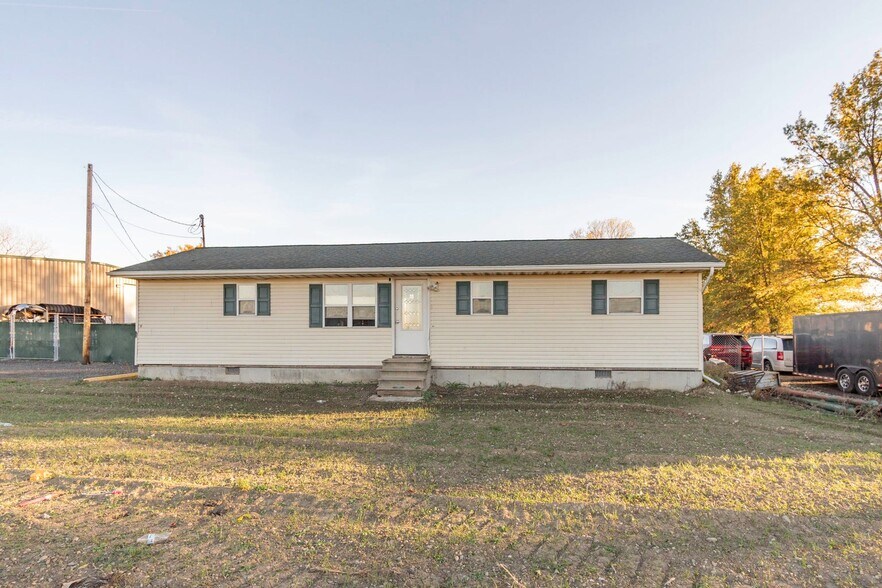 More Photos Of 14617 Kettlersville Rd, Wapakoneta Light Distribution For Sale