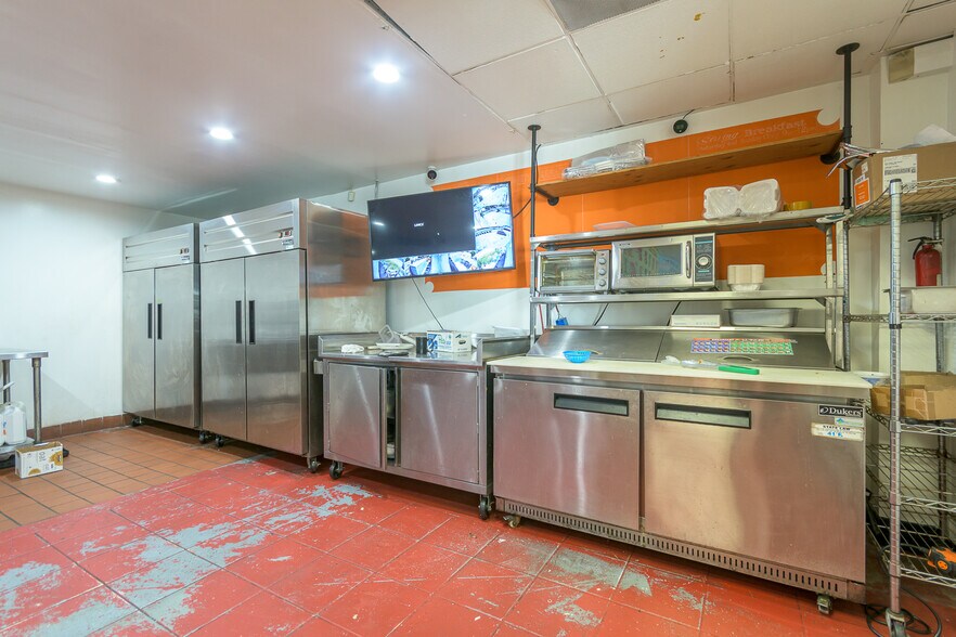 More Photos Of 853 E Manchester Ave, Los Angeles Restaurant For Sale