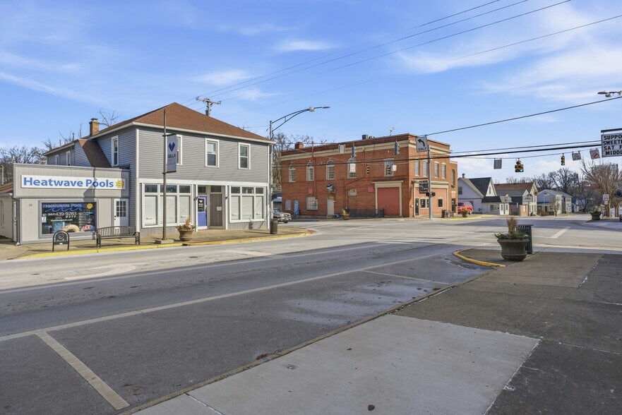 More Photos Of 10 W Franklin St, Bellbrook Storefront Retail Office For Lease
