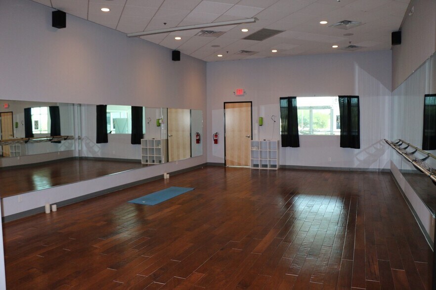 More Photos Of 11251 S Eastern Ave, Henderson Storefront For Lease