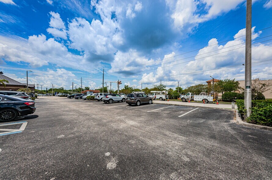 More Photos Of 3937 Tampa Rd, Oldsmar Medical For Lease