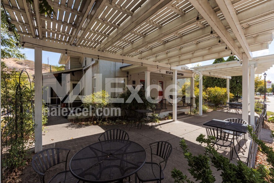 More Photos Of 2862 Santa Clara Dr, Santa Clara Restaurant For Sale