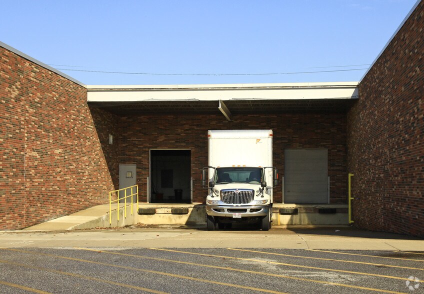 More Photos Of 210 Hayes Dr, Brooklyn Heights Manufacturing For Lease