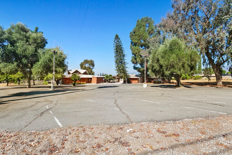 More Photos Of 7070 Palm Ave, Highland Specialty For Sale