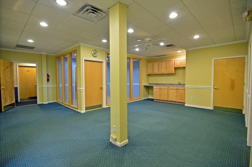More Photos Of 188 E Bergen Pl, Red Bank Office For Sale