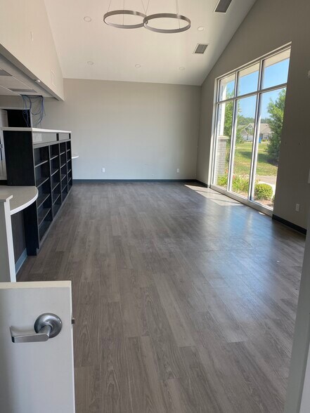 More Photos Of 8083 Vineyard Pky, Kalamazoo Freestanding For Lease
