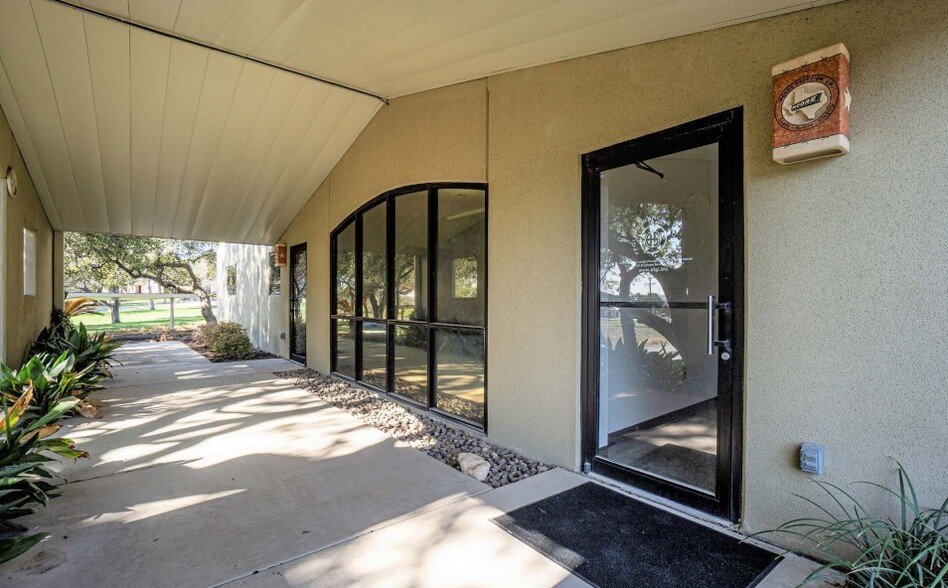 More Photos Of 19921 FM 2252, Garden Ridge Office For Lease