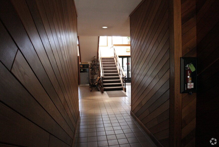 More Photos Of 41929-41965 Big Bear Blvd, Big Bear Lake Office For Lease