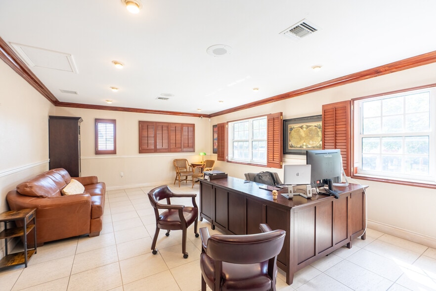 More Photos Of , Coral Gables Office For Sale