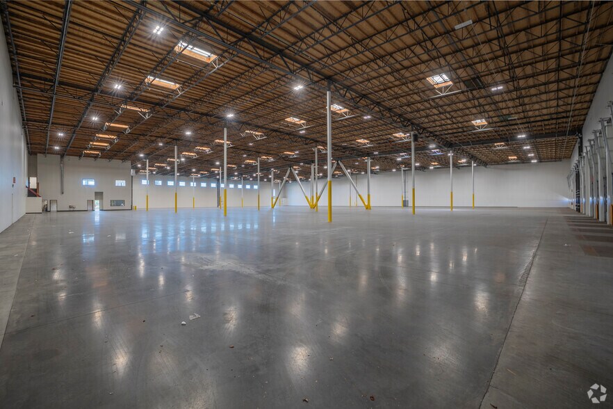 More Photos Of 2380 Williams St, San Leandro Warehouse For Lease