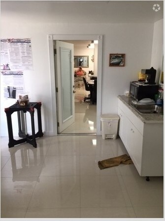 More Photos Of 3100 NW 72nd Ave, Miami Warehouse For Lease