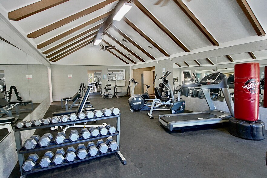 More Photos Of 16590 River Rd, Guerneville Hotel For Sale