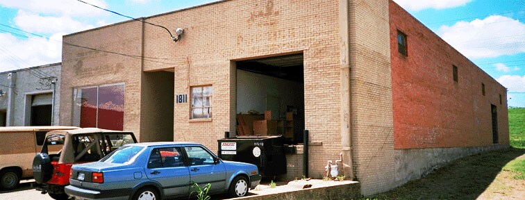 More Photos Of 1811 E Levee St, Dallas Distribution For Lease