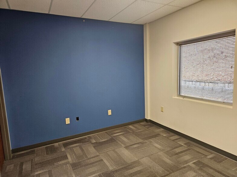 More Photos Of 503 Oak Pl, Atlanta Office For Lease